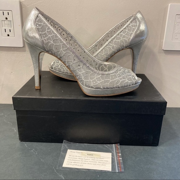 Adrianna Papell sz 11 Geslyn silver rhinestone heels and clutch set - Picture 2 of 15